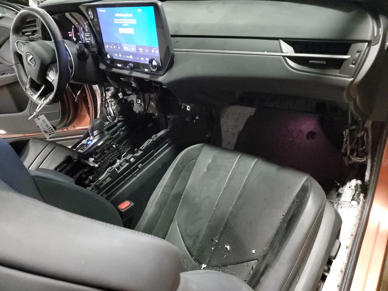 2023 Lexus RX - Image 8