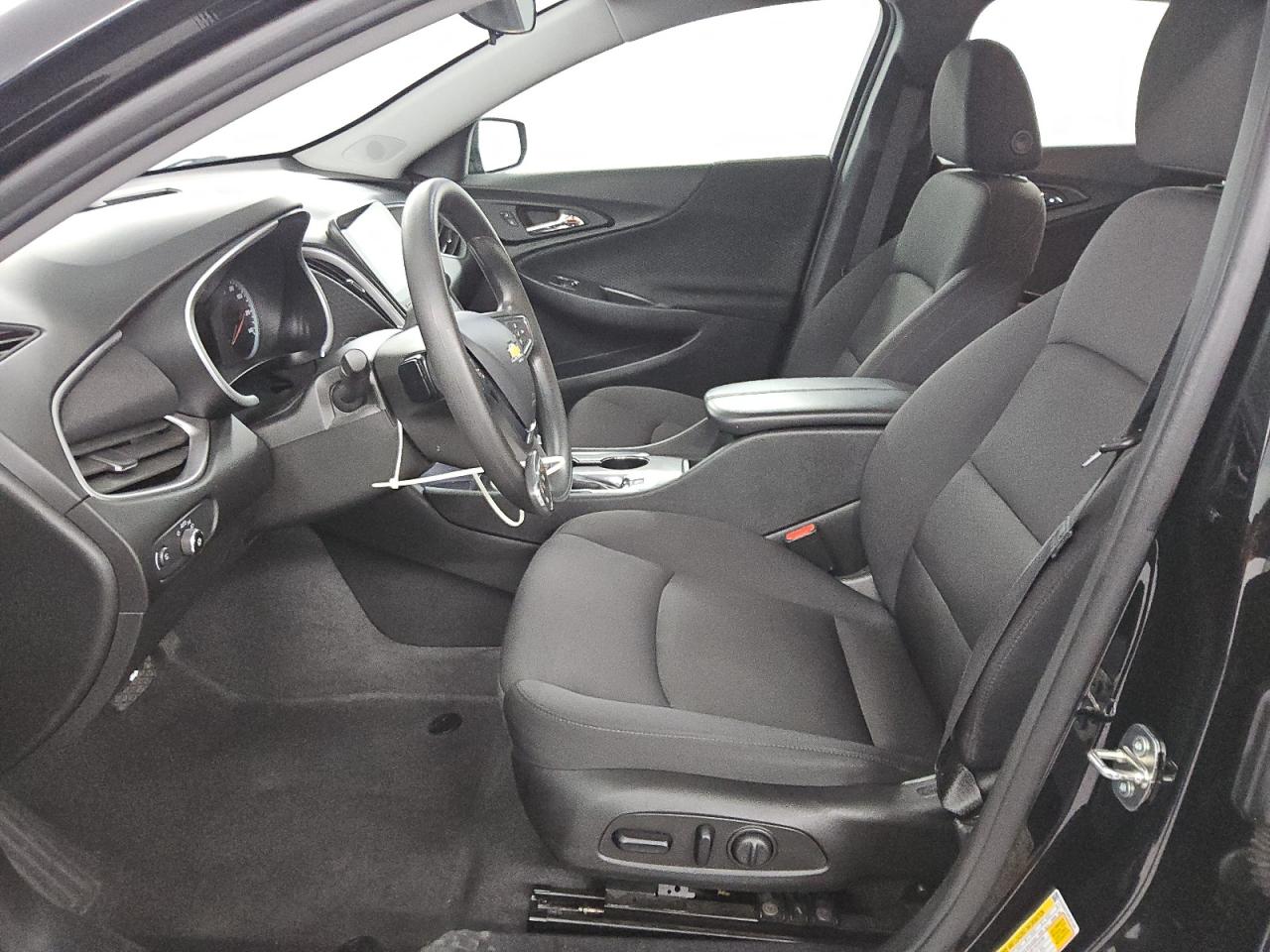 2023 Chevrolet Malibu - Image 7