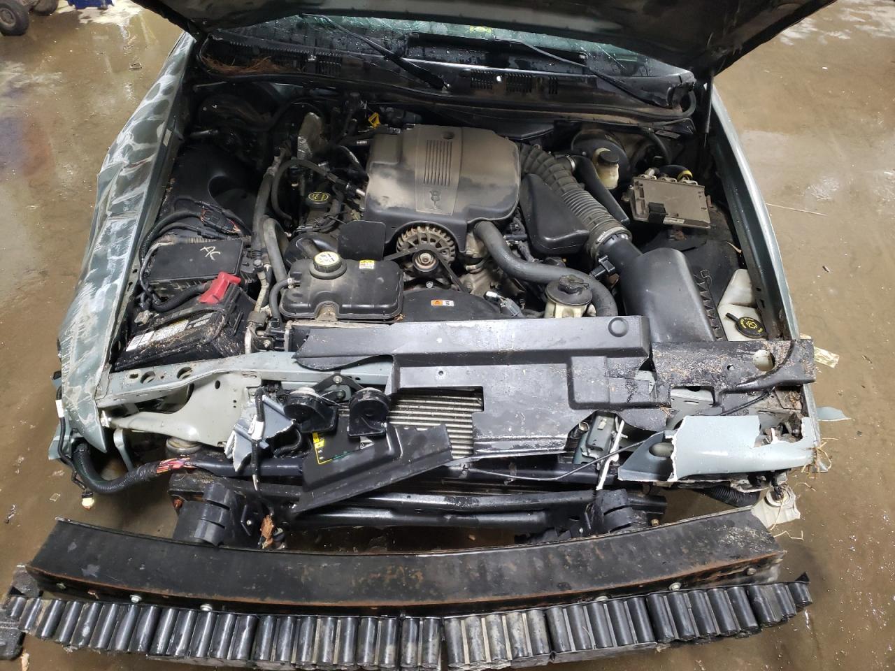 2005 Ford Crown Victoria - Image 11