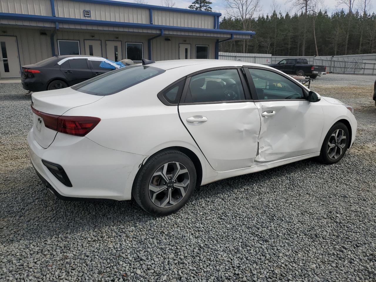2021 Kia Forte - Image 3