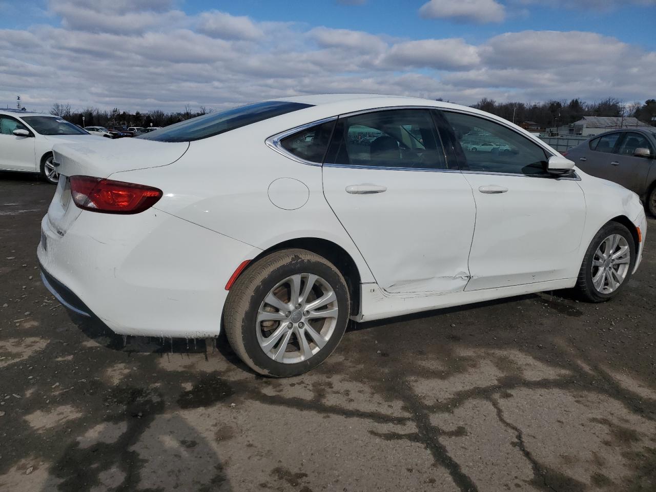 2016 Chrysler 200 - Image 3