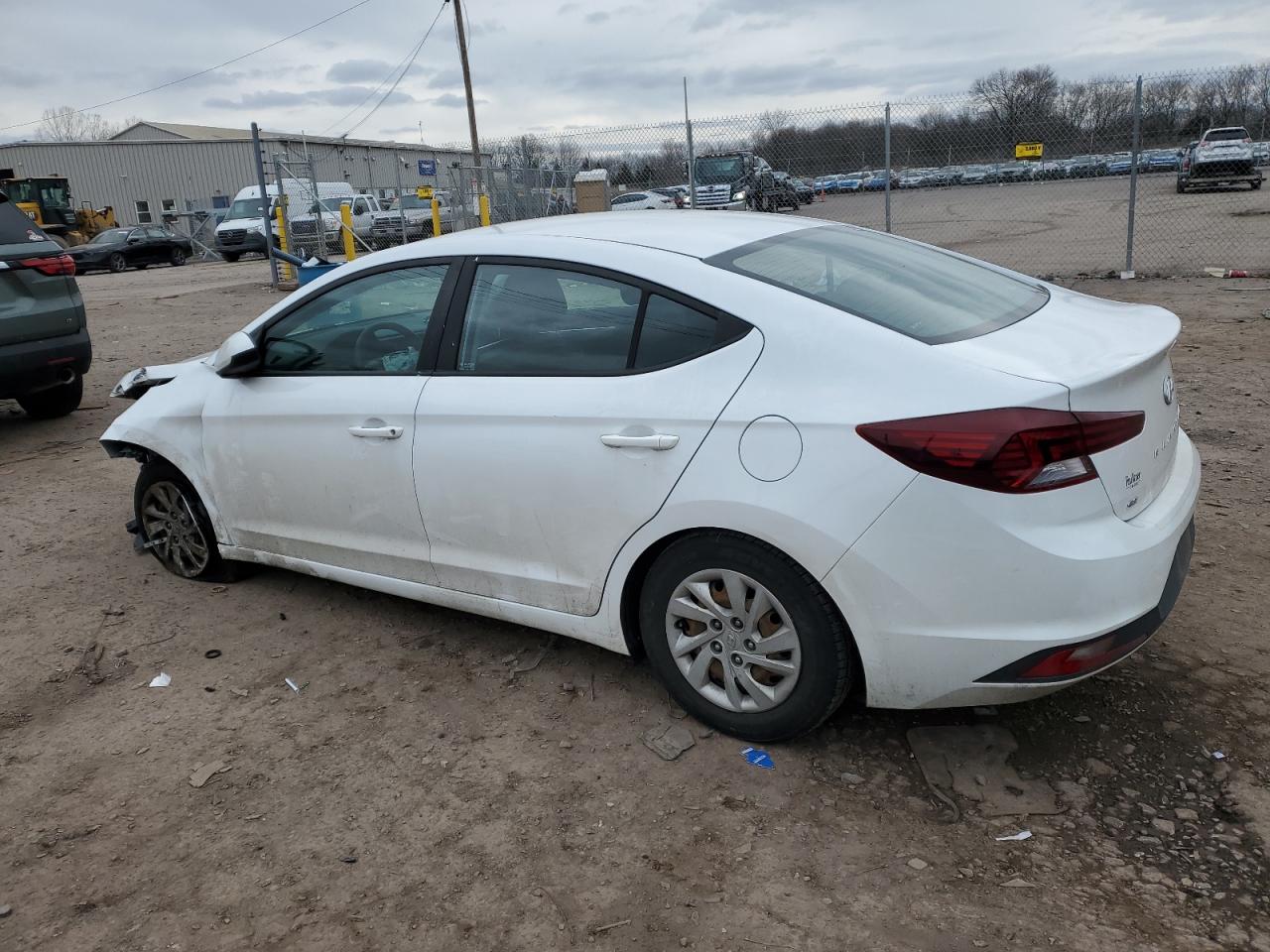 2019 Hyundai Elantra - Image 2