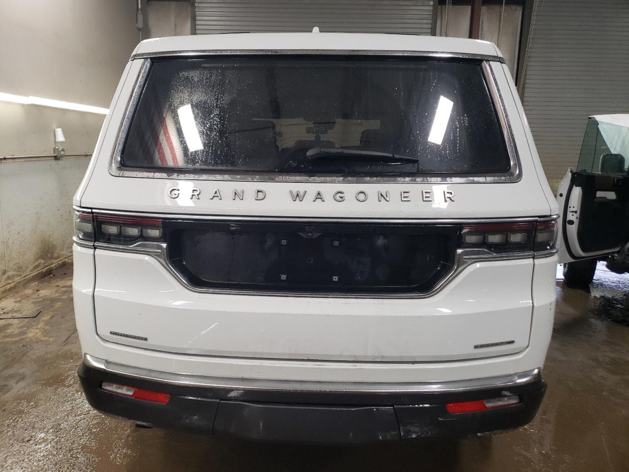 2022 Jeep Grand Wagoneer - Image 6