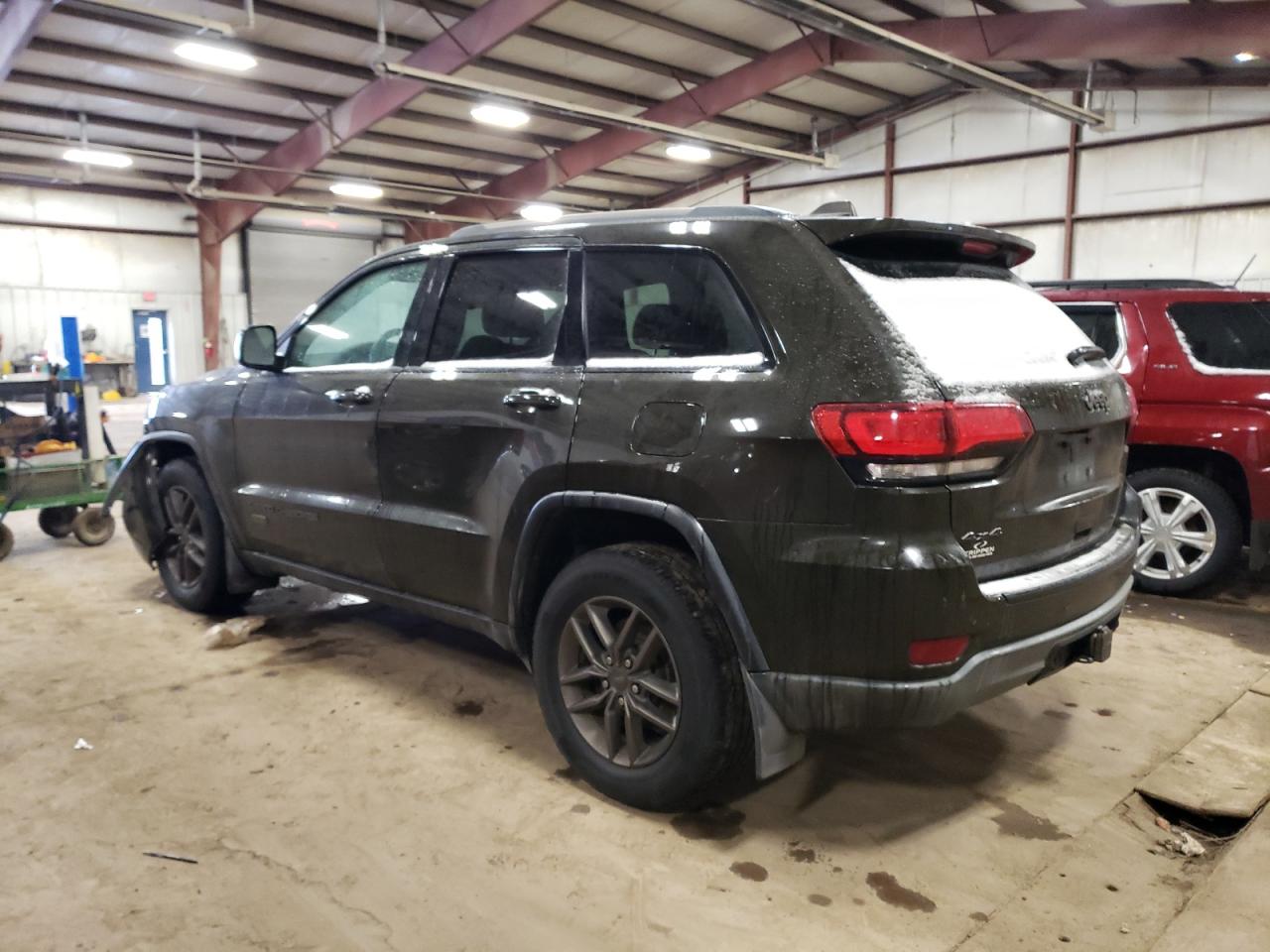 2016 Jeep Grand Cherokee - Image 2