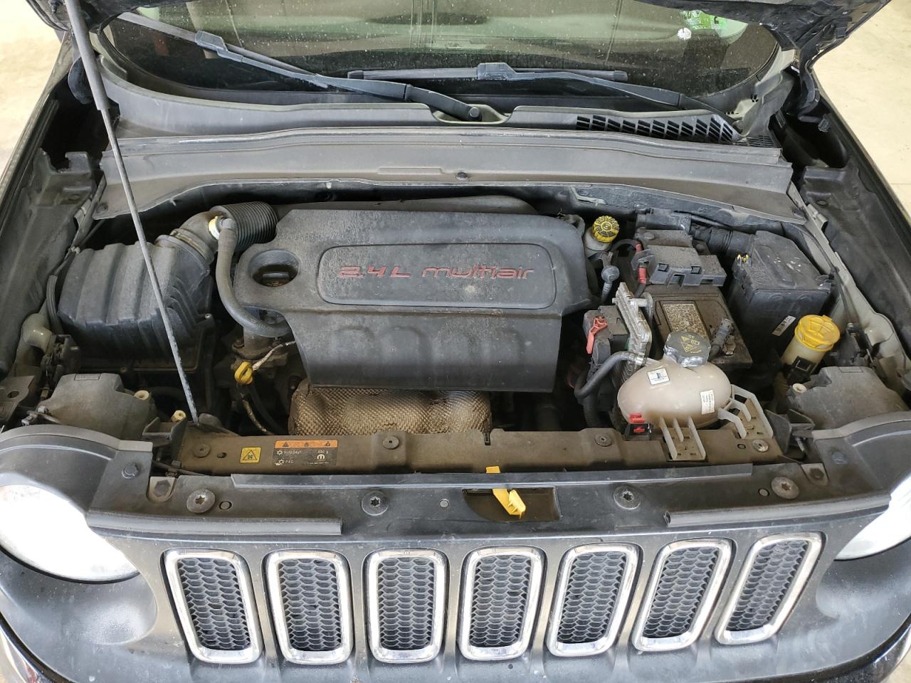 2017 Jeep Renegade - Image 12