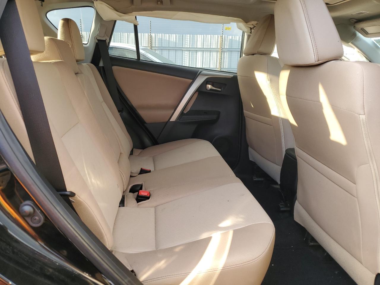 2015 Toyota RAV 4 - Image 11