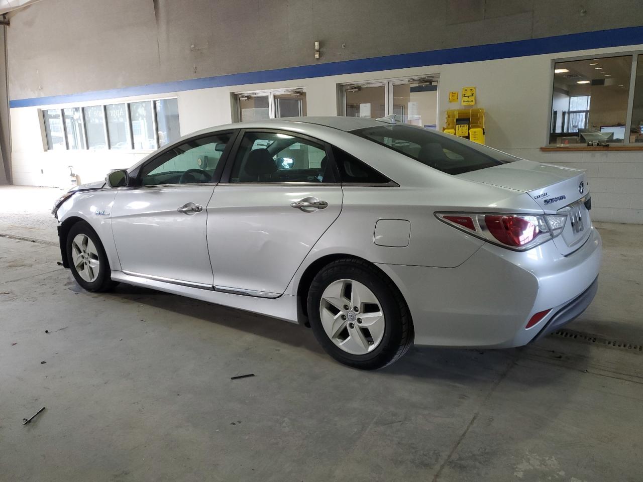 2012 Hyundai Sonata - Image 2