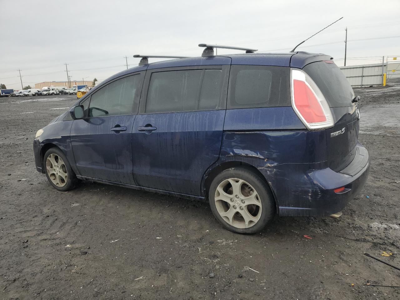 2010 Mazda 5 - Image 2
