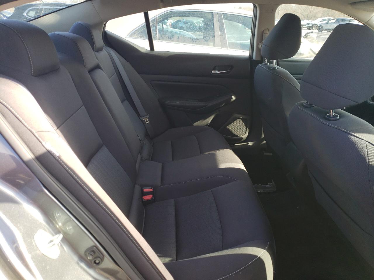 2020 Nissan Altima - Image 10