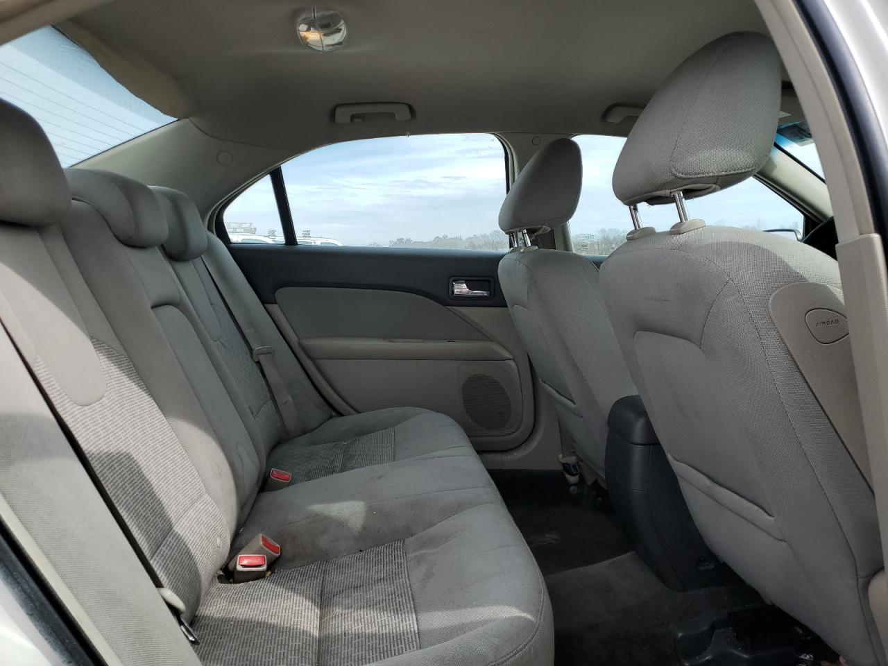 2010 Ford Fusion - Image 11