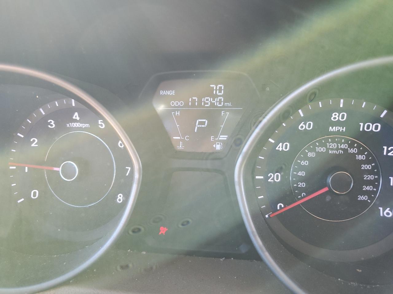 2013 Hyundai Elantra - Image 9