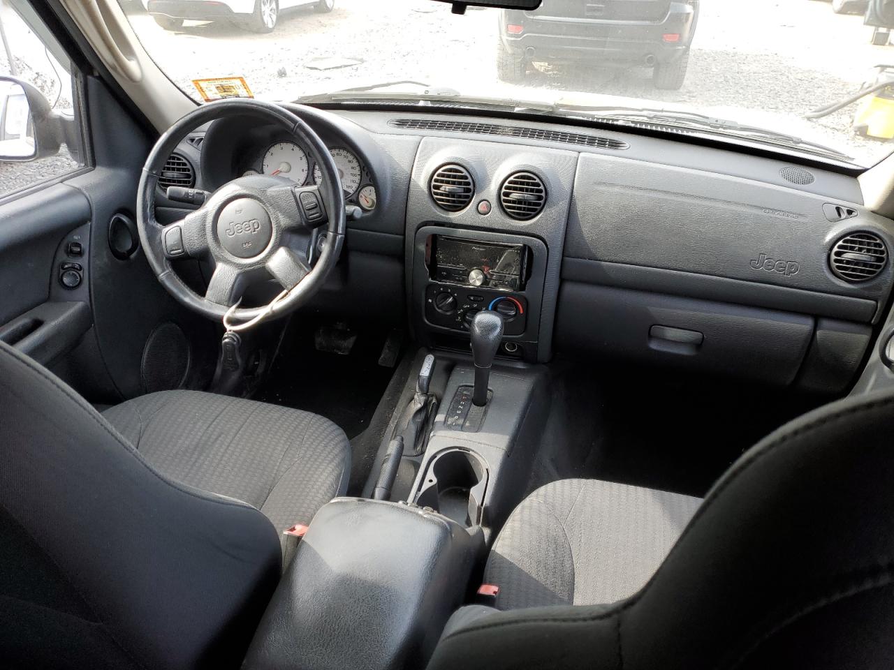 2003 Jeep Liberty (North America) - Image 8