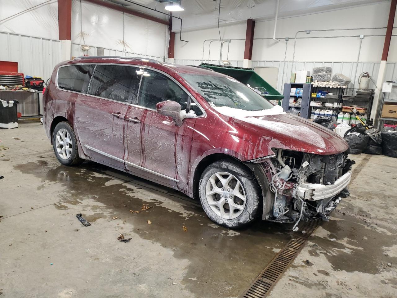 2017 Chrysler Pacifica - Image 4