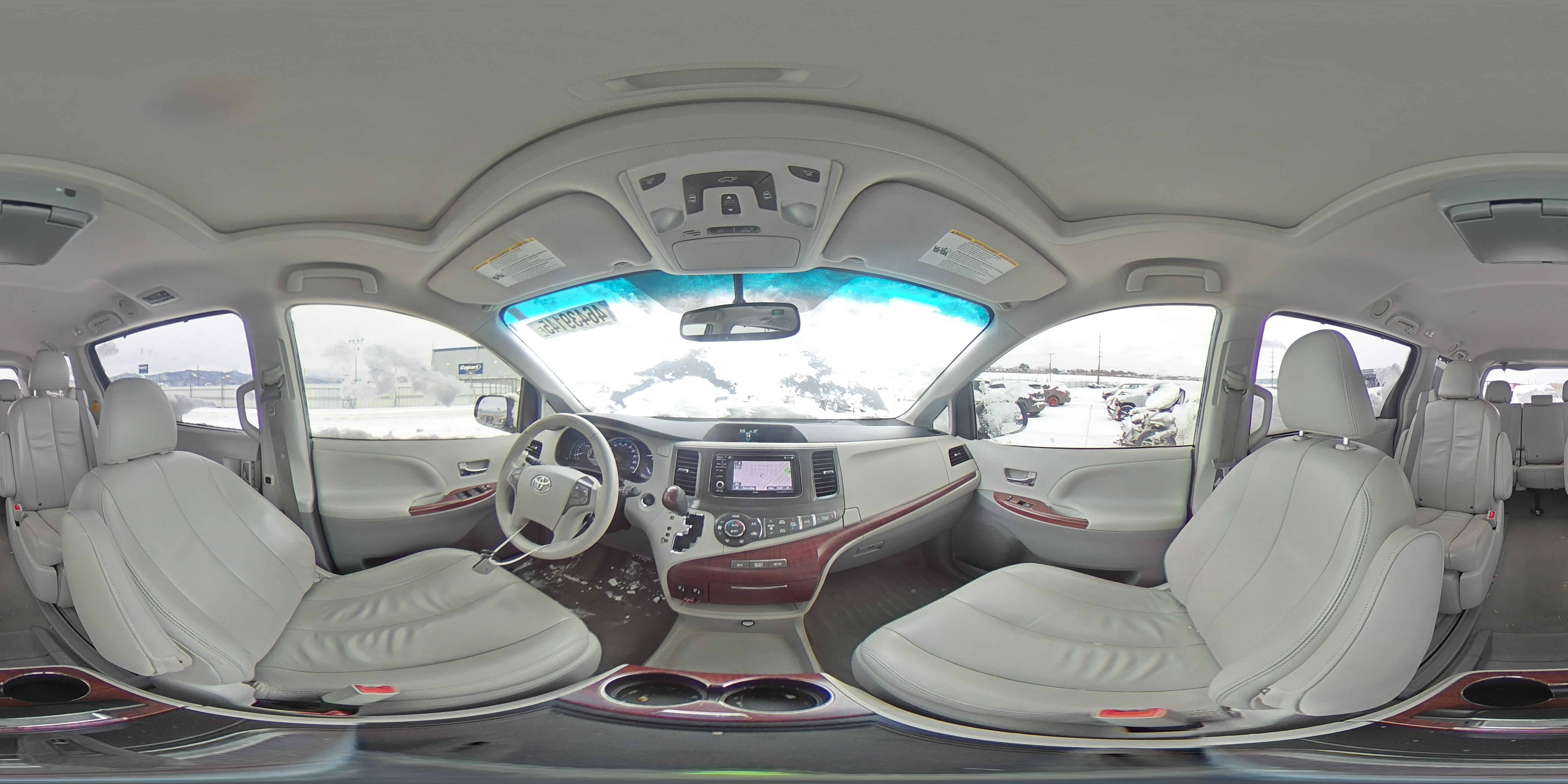 2014 Toyota Sienna - Image 13