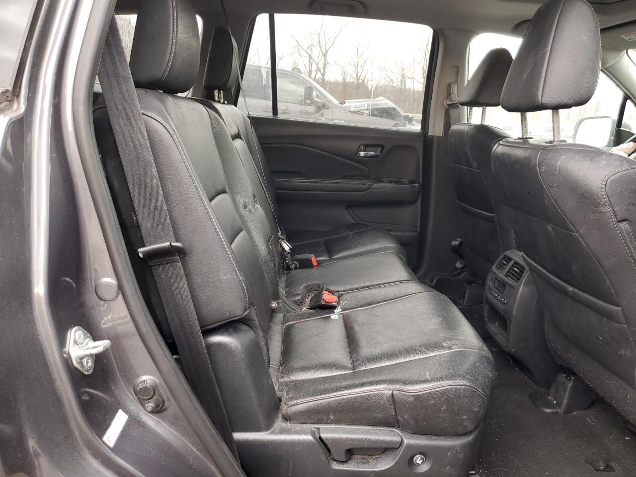 2016 Honda Pilot - Image 11