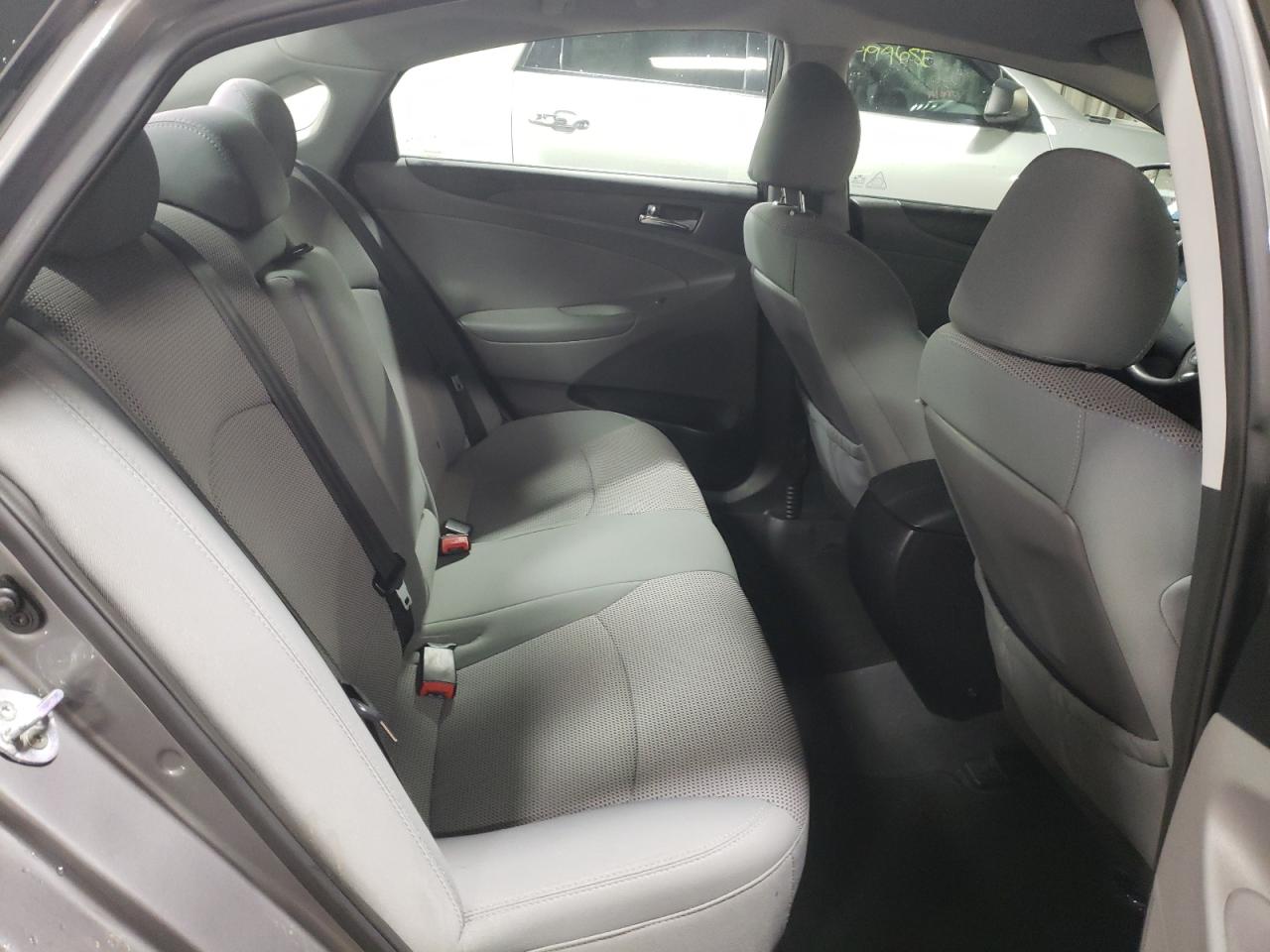 2014 Hyundai Sonata - Image 10