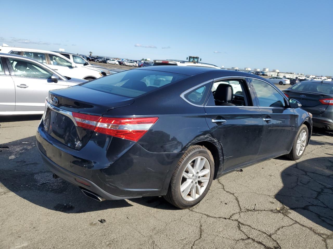 2013 Toyota Avalon - Image 3