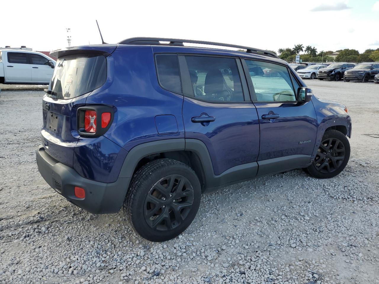 2018 Jeep Renegade - Image 3