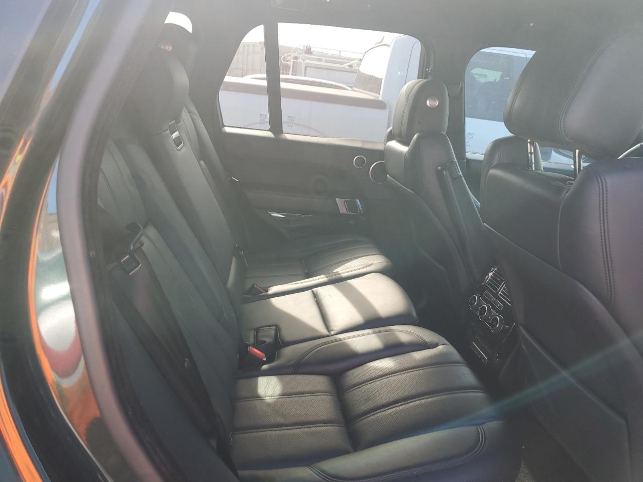 2016 Land Rover Range Rover - Image 10