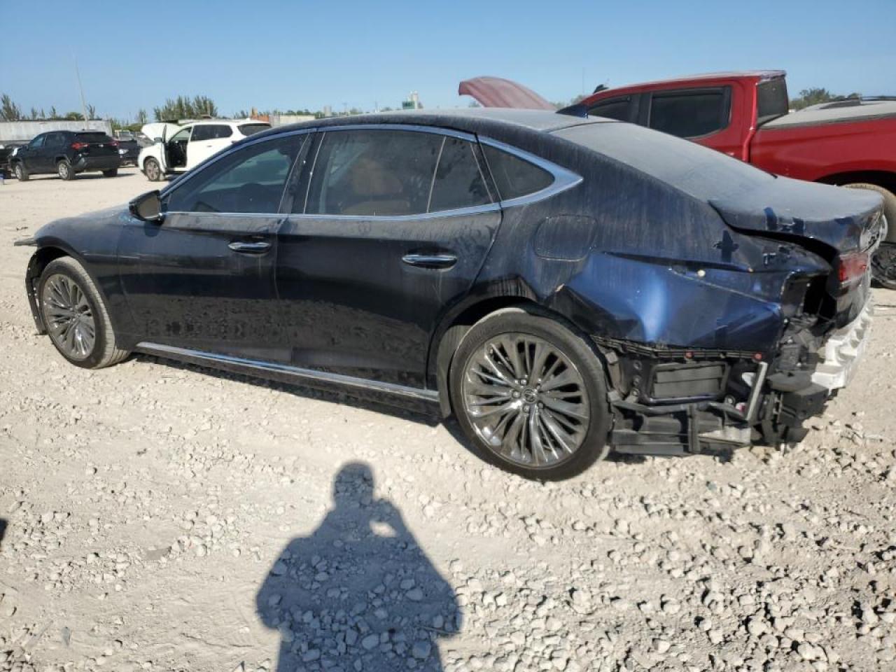 2020 Lexus LS - Image 2