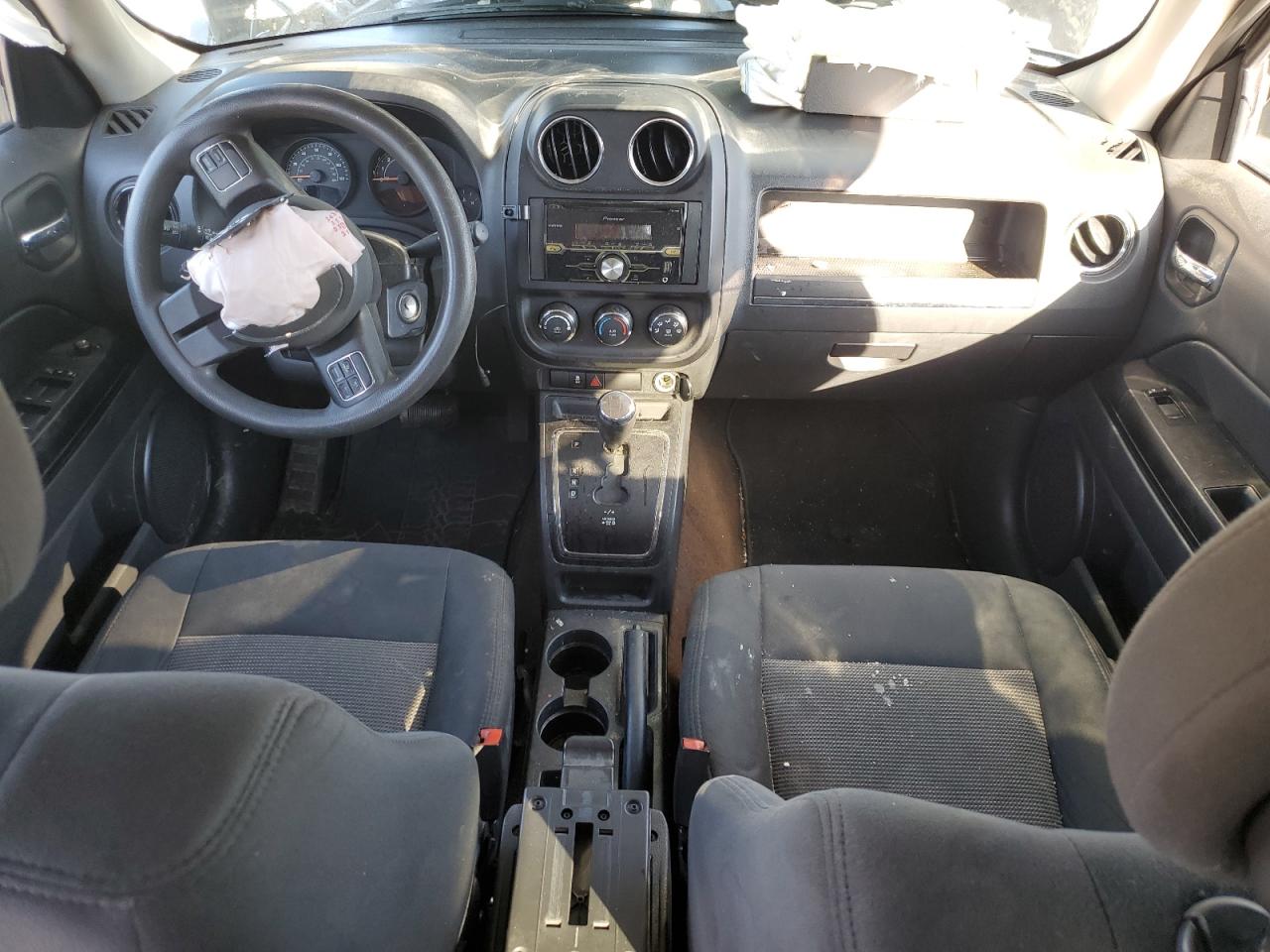 2014 Jeep Liberty (Patriot) - Image 8