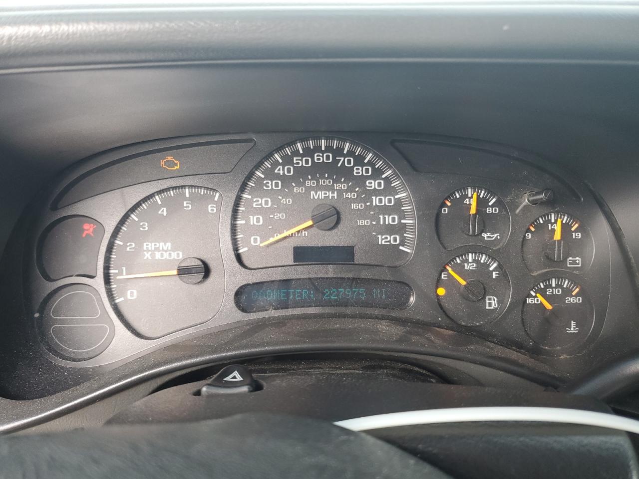 2005 Chevrolet Silverado - Image 9