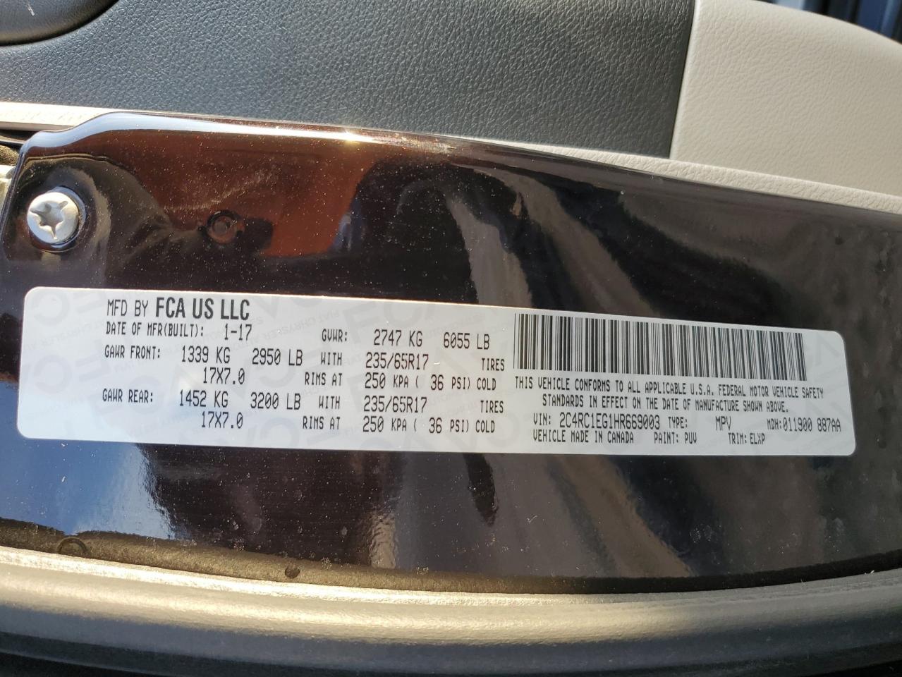 2017 Chrysler Pacifica - Image 14