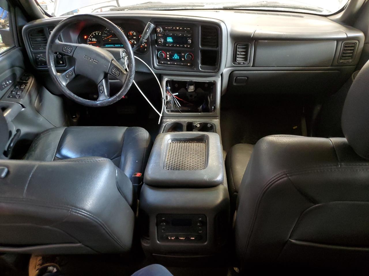 2006 GMC Sierra - Image 8
