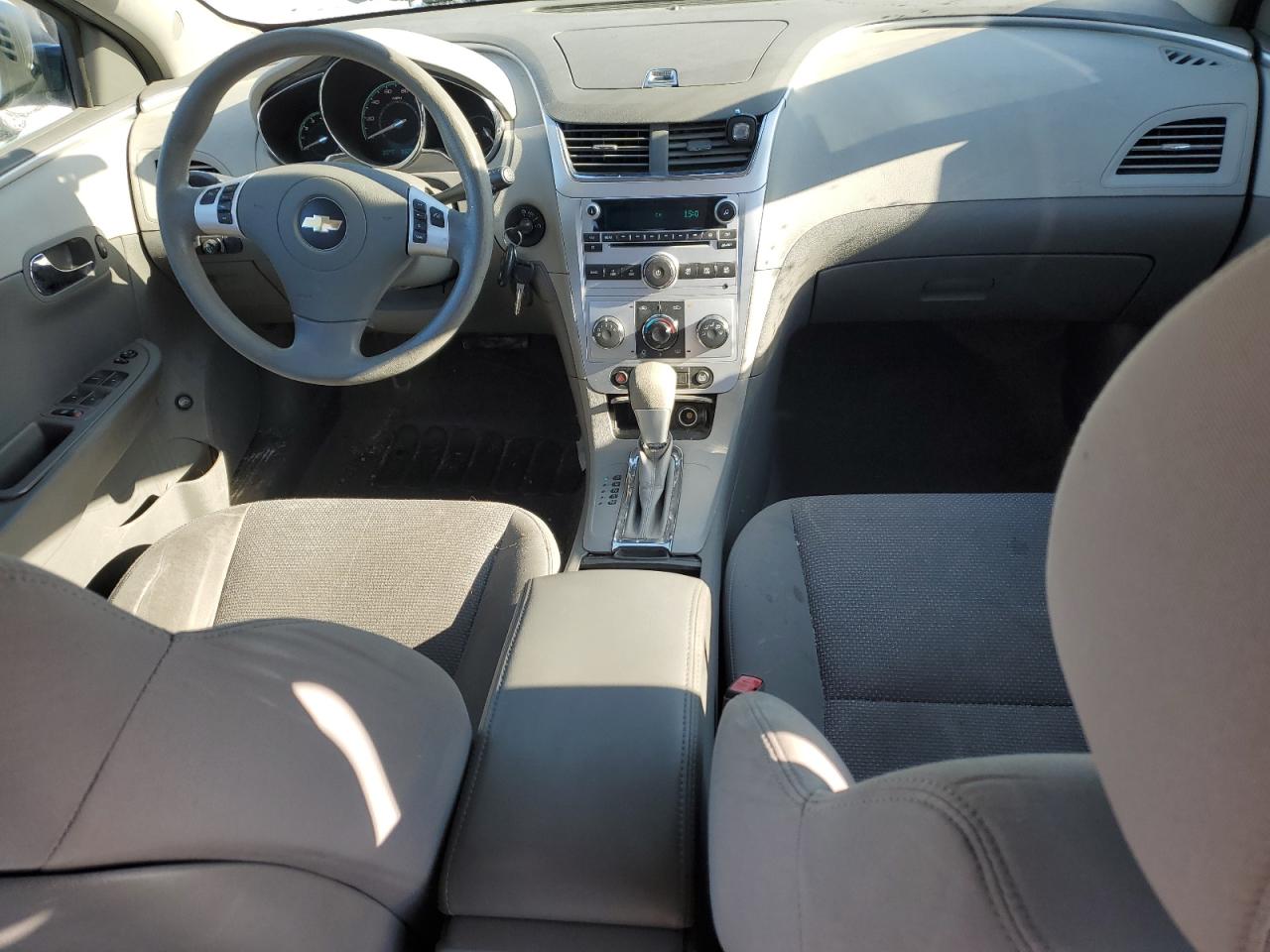 2011 Chevrolet Malibu - Image 8