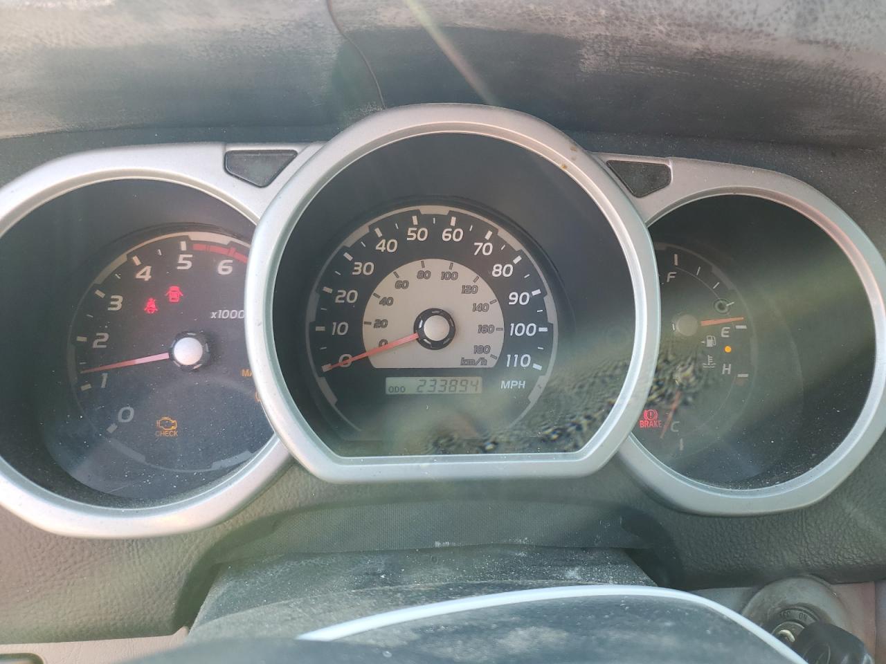 2004 Toyota 4Runner - Image 9
