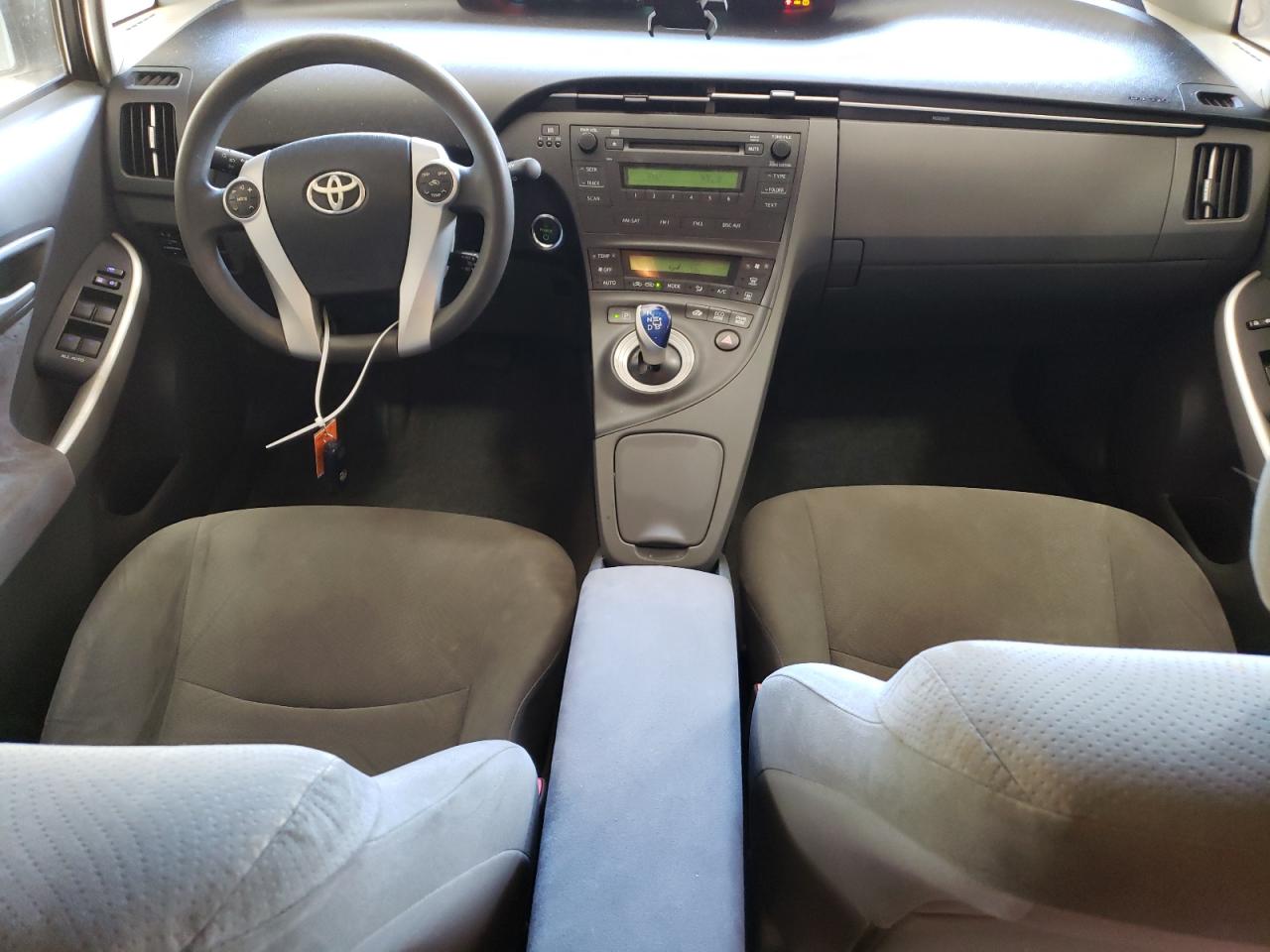 2010 Toyota Prius - Image 8