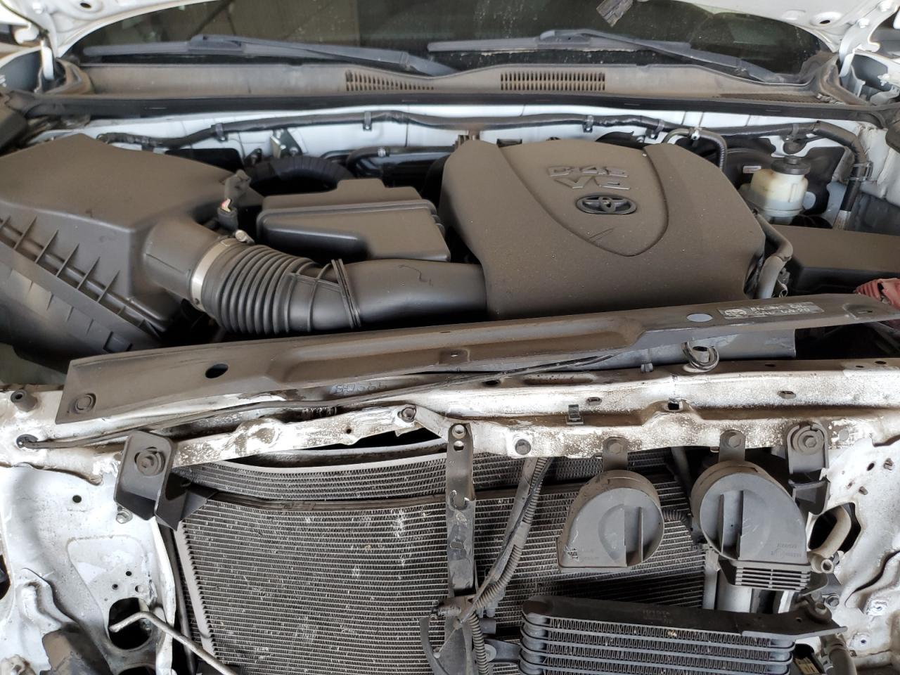 2016 Toyota Tacoma - Image 11