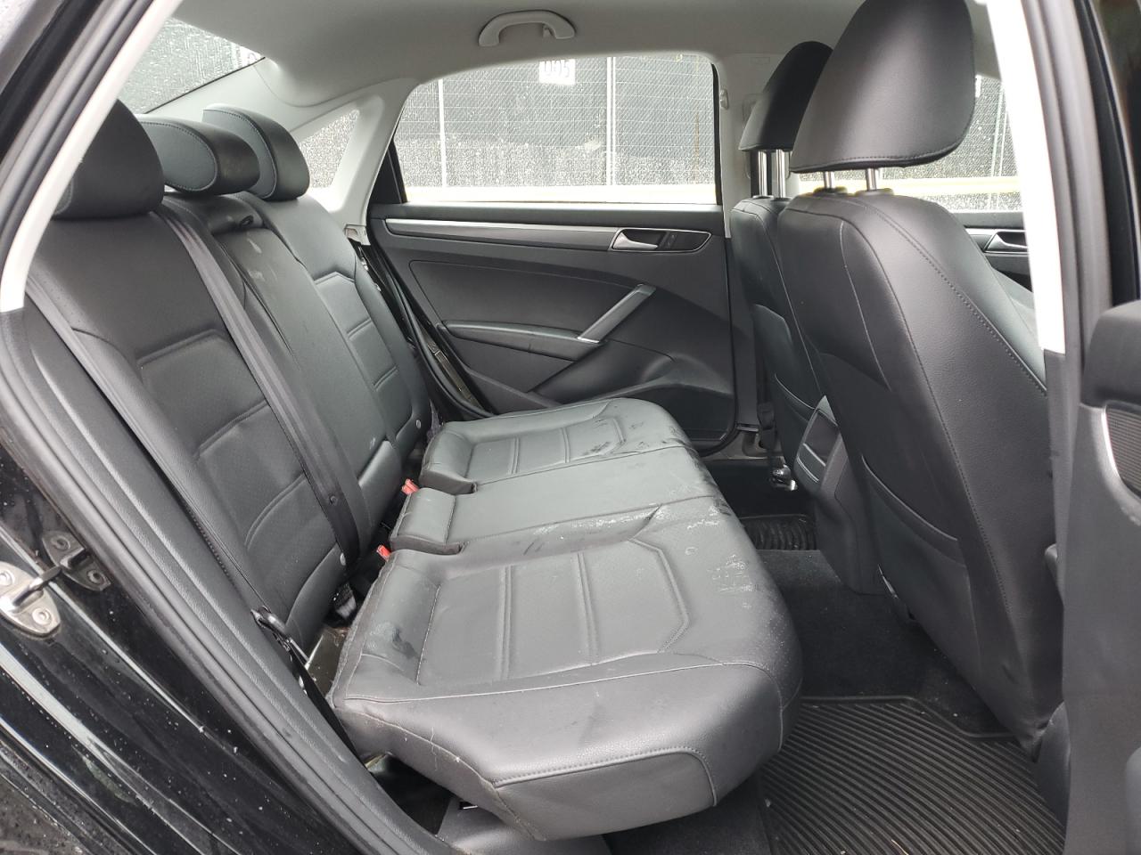 2016 Volkswagen Passat - Image 10