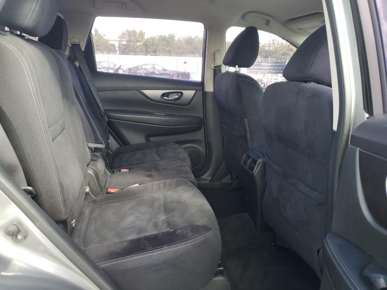 2016 Nissan Rogue - Image 11