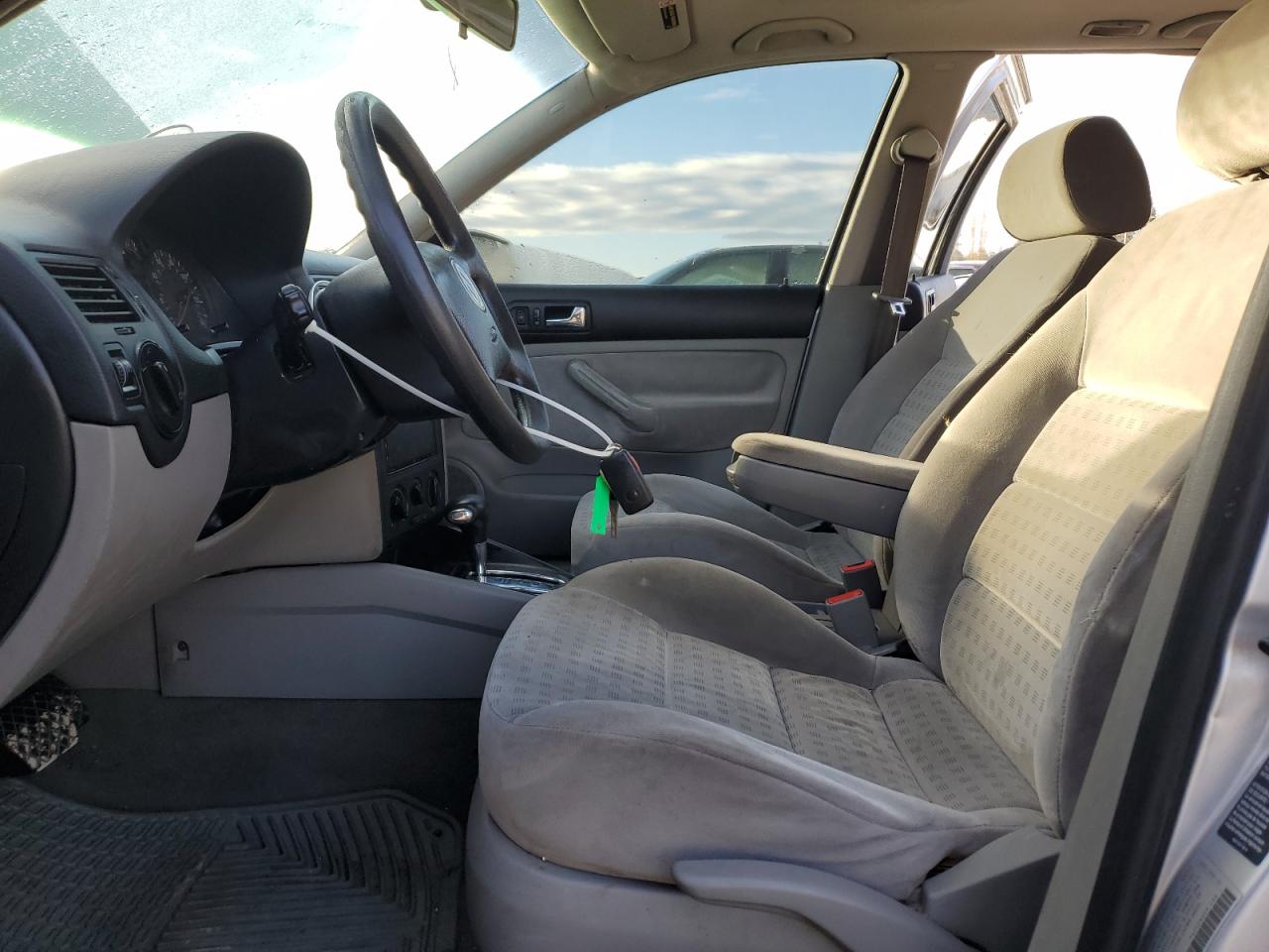 2003 Volkswagen Jetta - Image 7