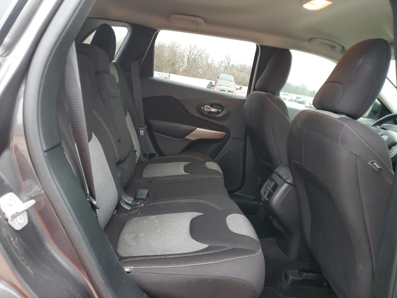2018 Jeep Grand Cherokee - Image 11