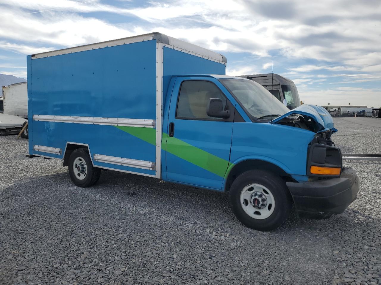 2017 GMC Savana - Image 4