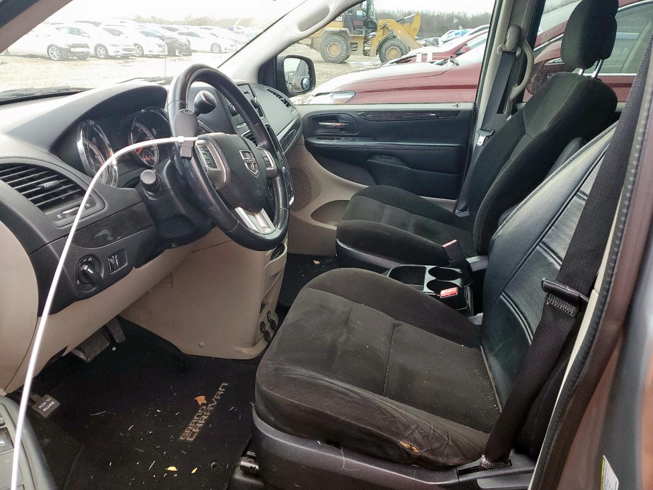 2015 Dodge Caravan - Image 8