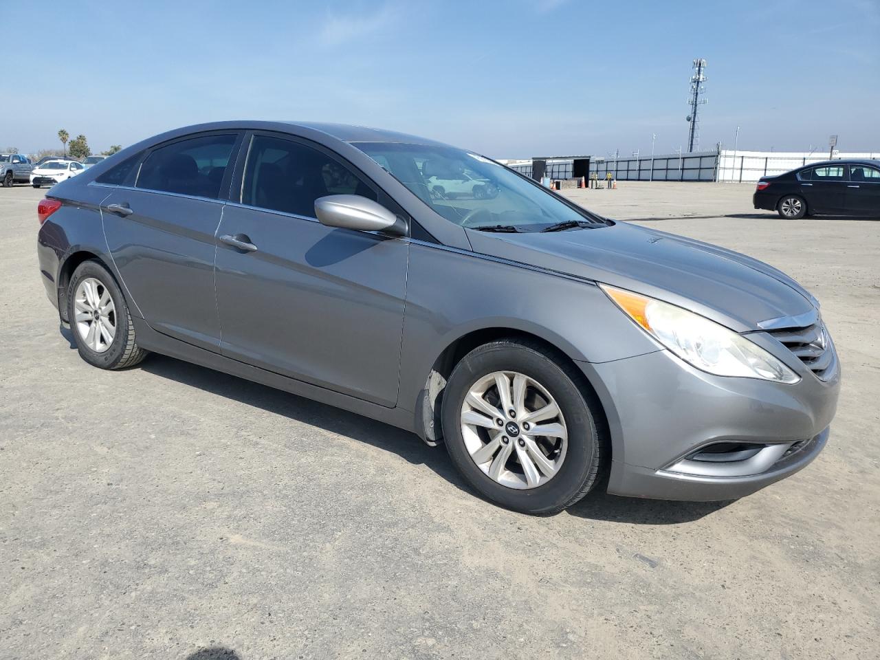 2013 Hyundai Sonata - Image 4