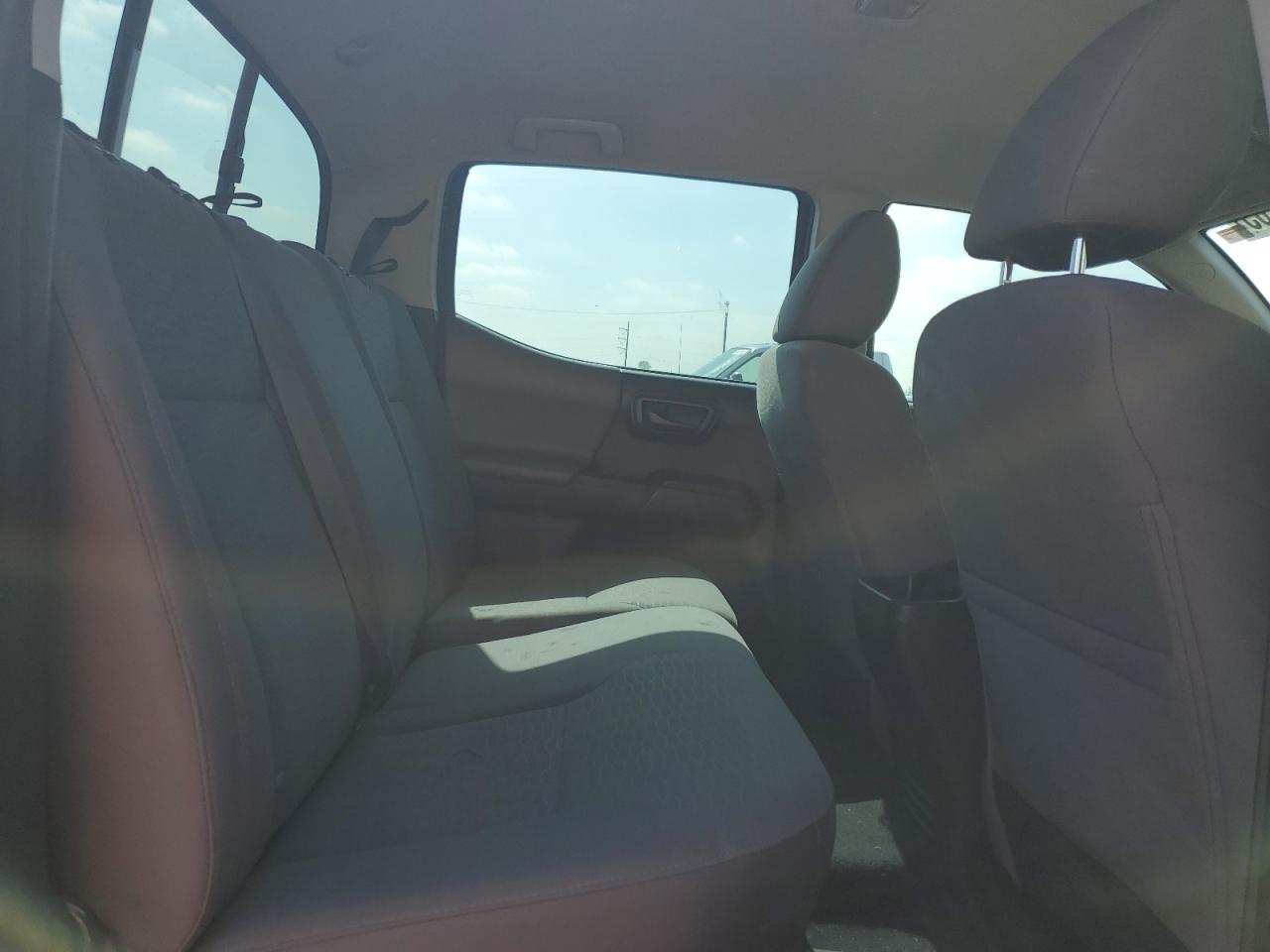 2018 Toyota Tacoma - Image 10