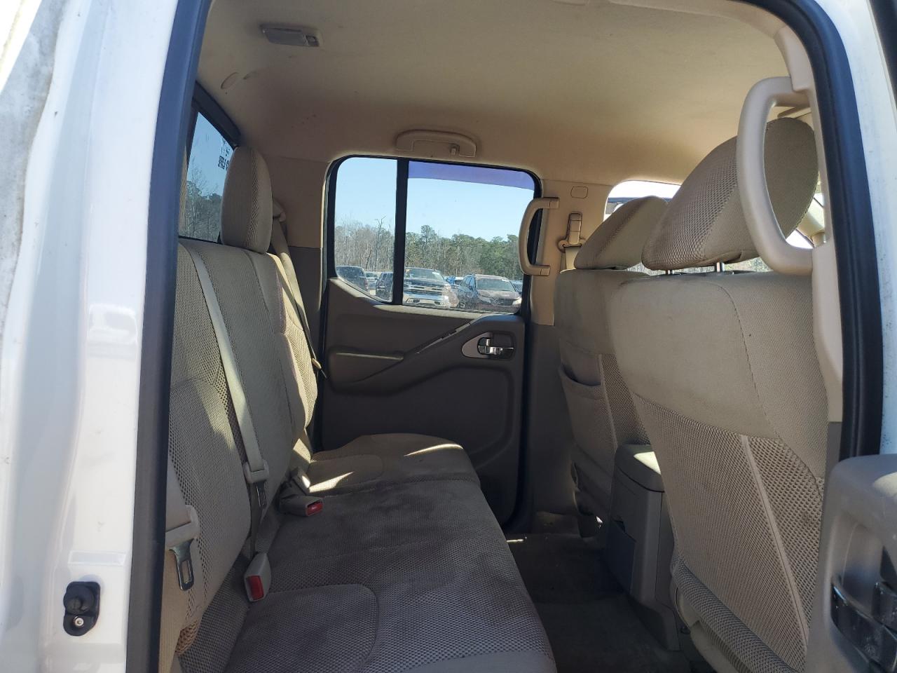 2015 Nissan Navara (Frontier) - Image 10