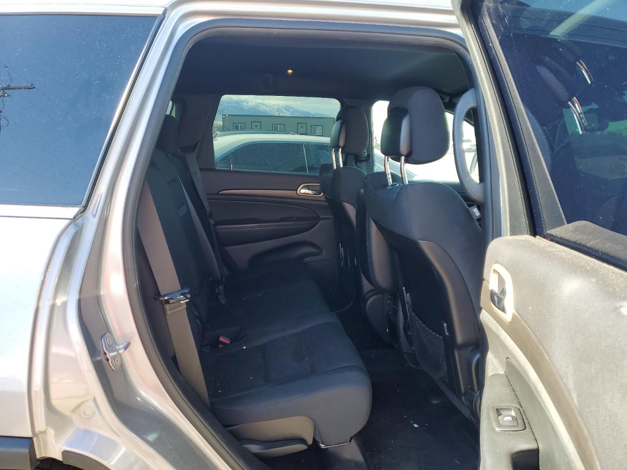 2016 Jeep Grand Cherokee - Image 11