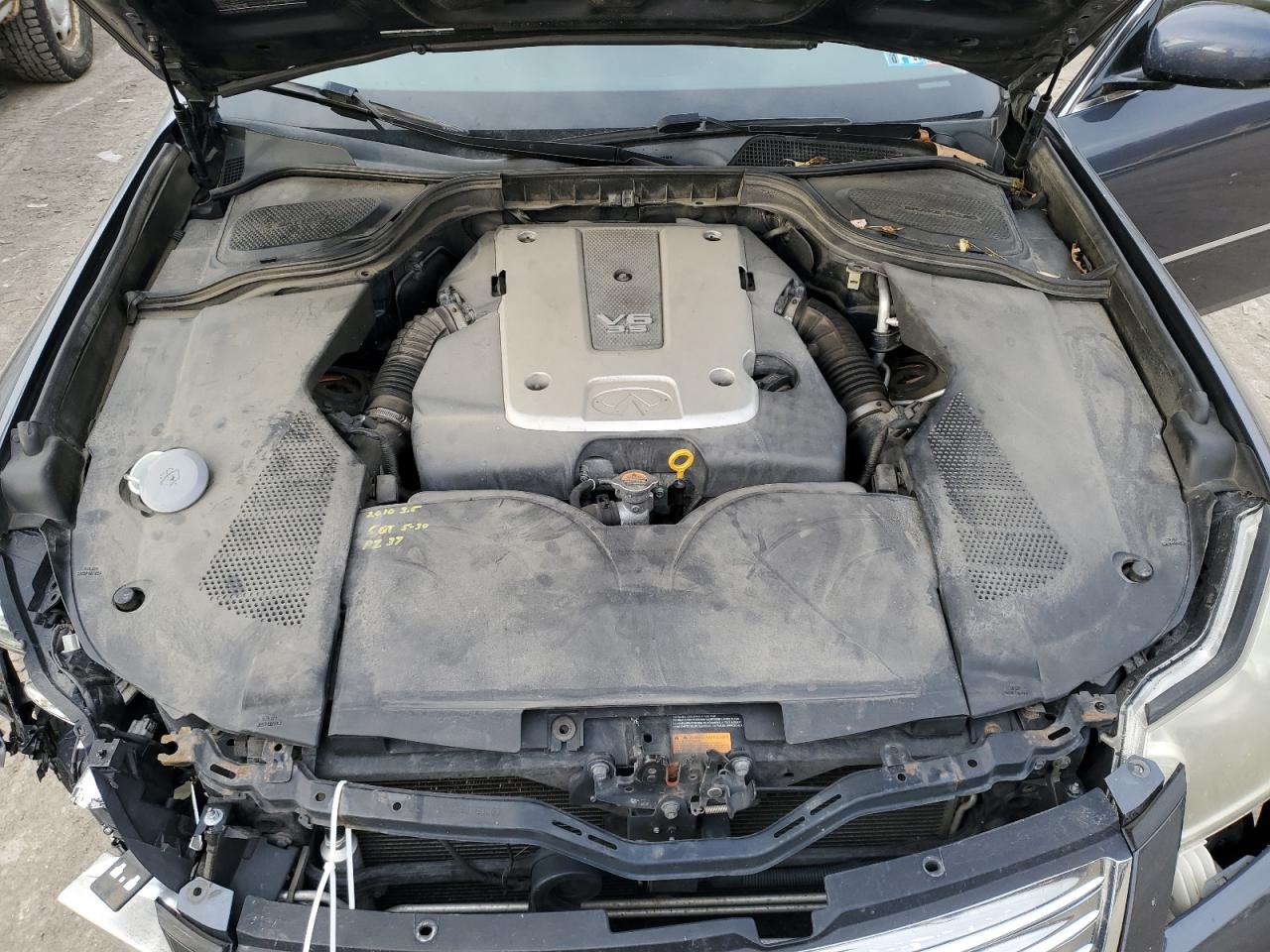 2010 Infiniti M - Image 11