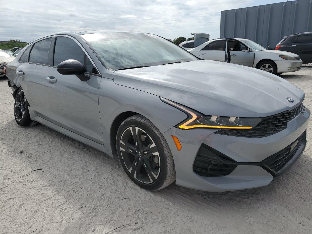 2021 Kia K5 - Image 4