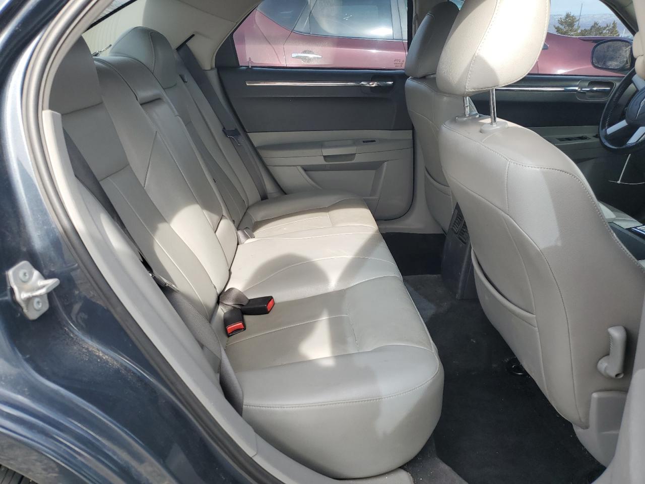 2007 Chrysler 300 - Image 10