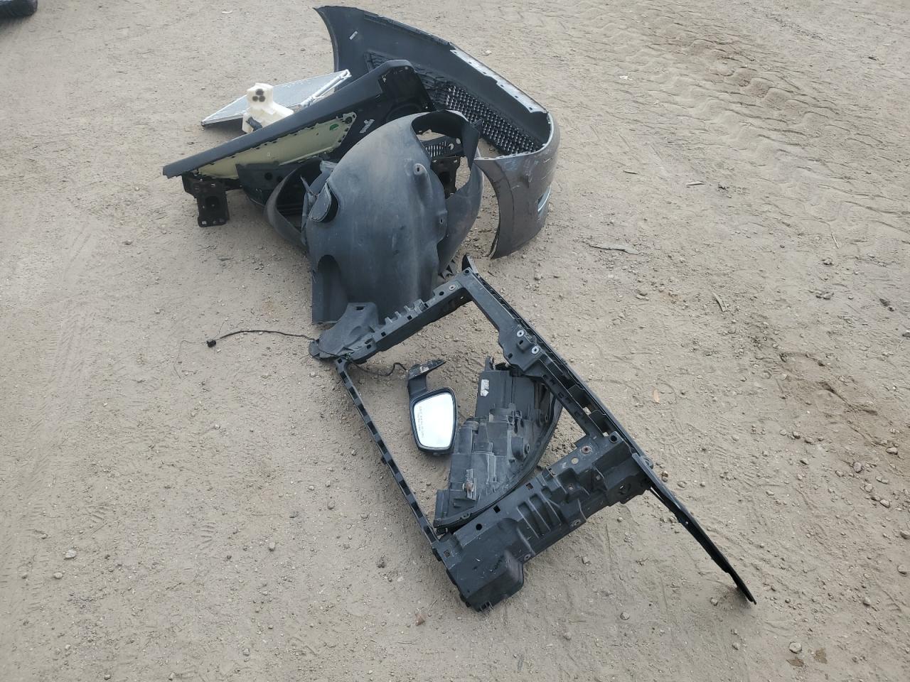 2015 Volkswagen Passat - Image 12