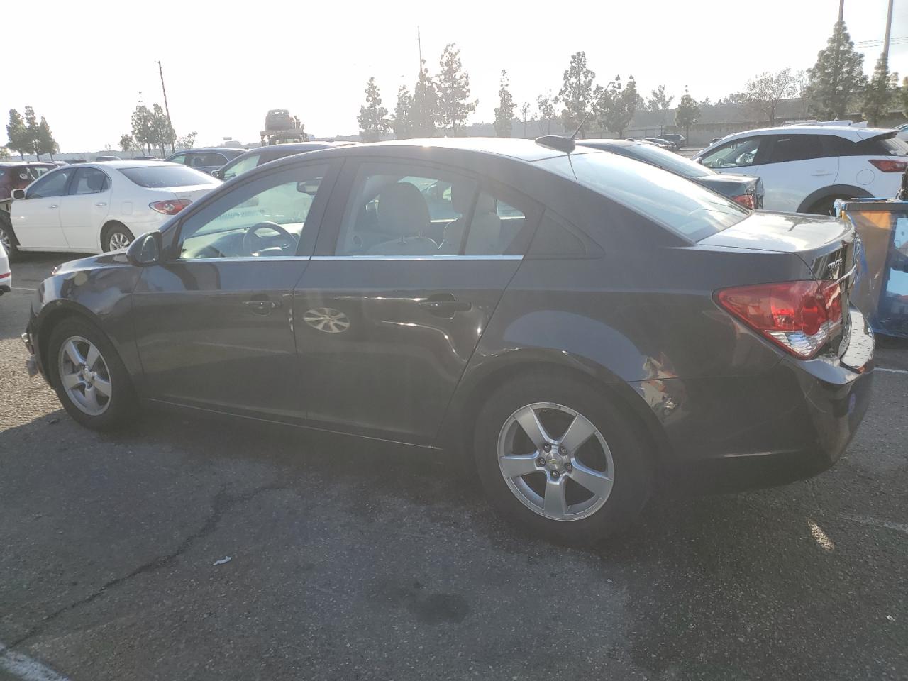 2016 Chevrolet Cruze - Image 2
