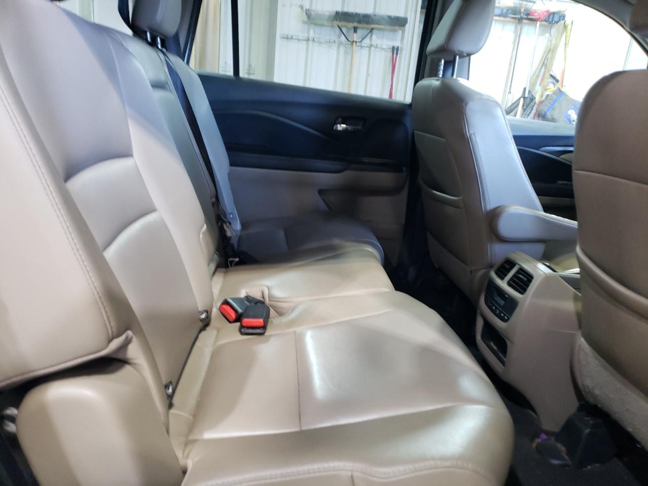2016 Honda Pilot - Image 11