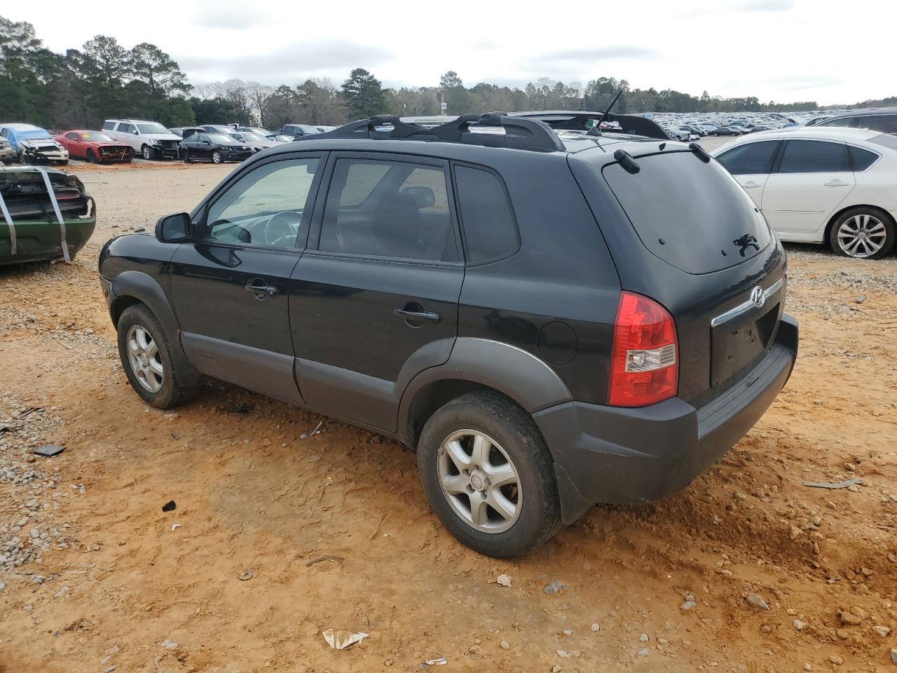 2005 Hyundai Tucson - Image 2