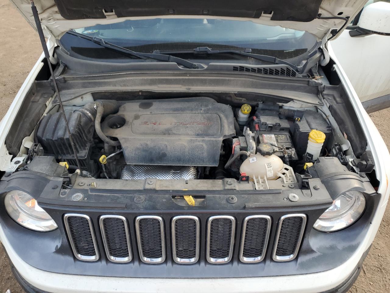 2015 Jeep Renegade - Image 12